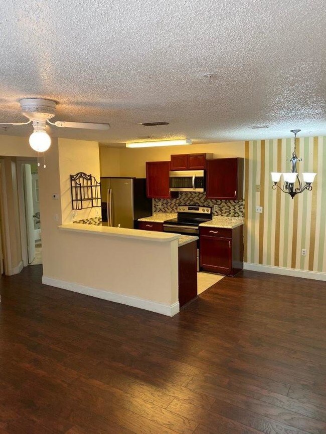 Foto del edificio - 643 Dory Ln