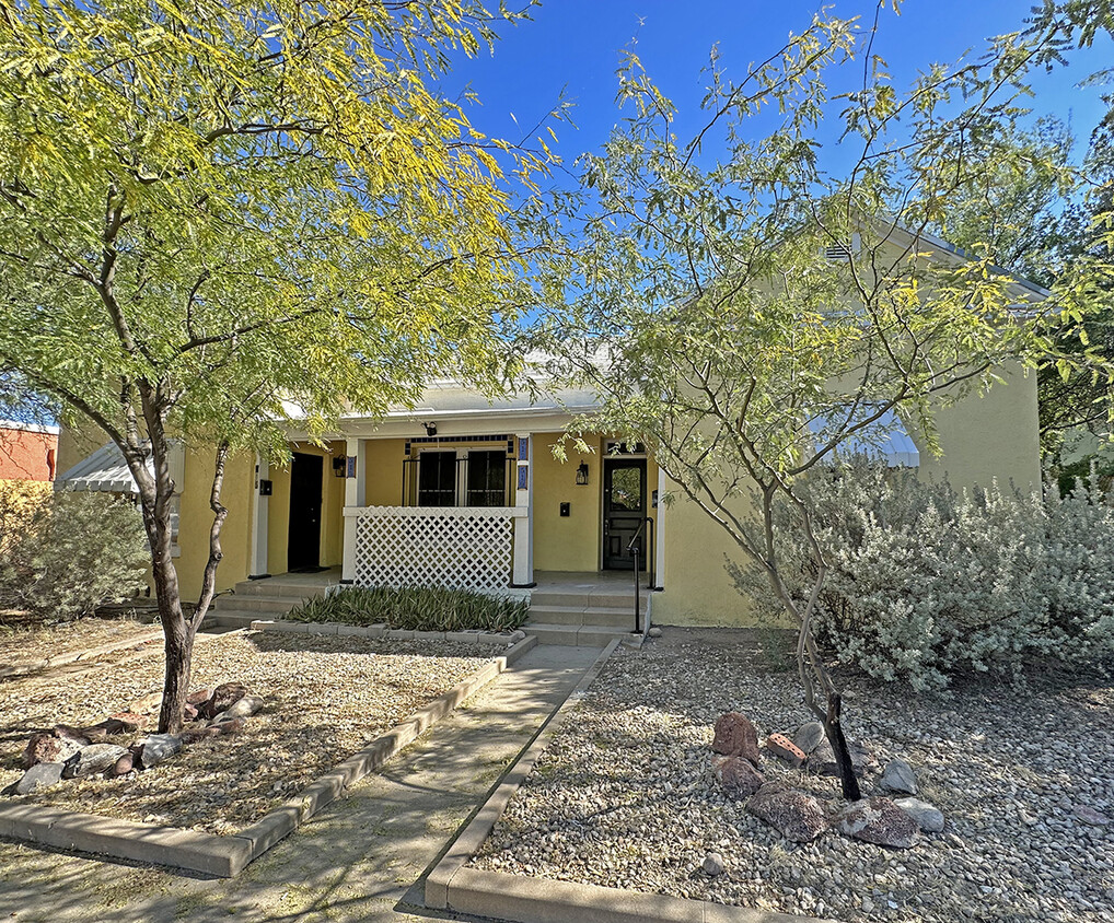 Historical Charm: 1903 Construction - 517 S 5th Ave