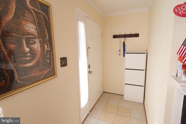 Building Photo - 7718B Lexton Pl