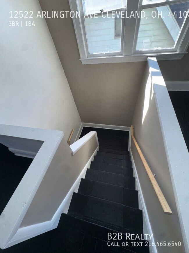 Foto del edificio - 12522 Arlington Ave