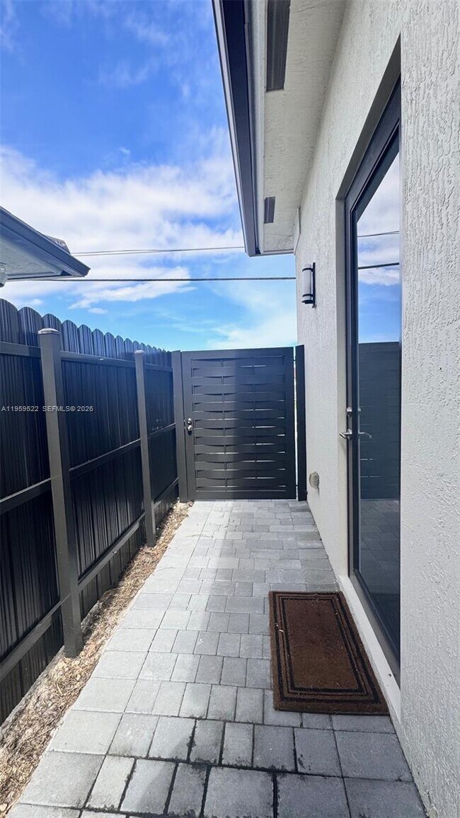 Foto del edificio - 1820 SW 144th Ave