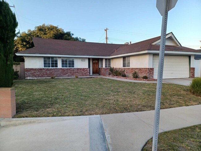 Building Photo - 6501 Brad Dr