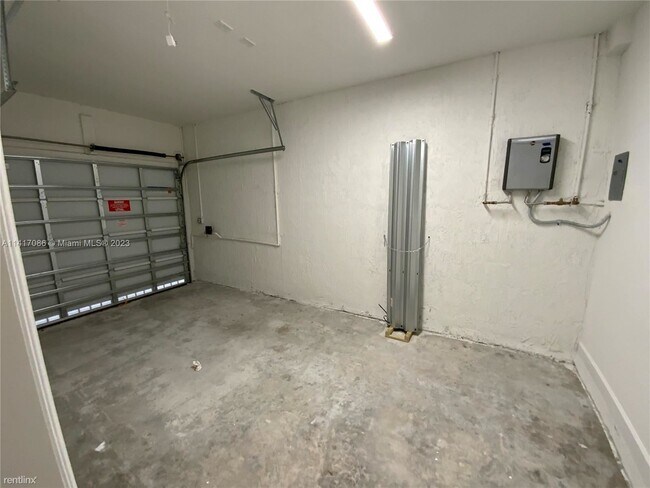 Building Photo - 3 br, 2.5 bath House - 11972 SW 244th Ln