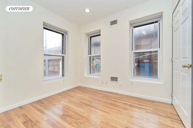 Foto del edificio - 1627 Park Ave