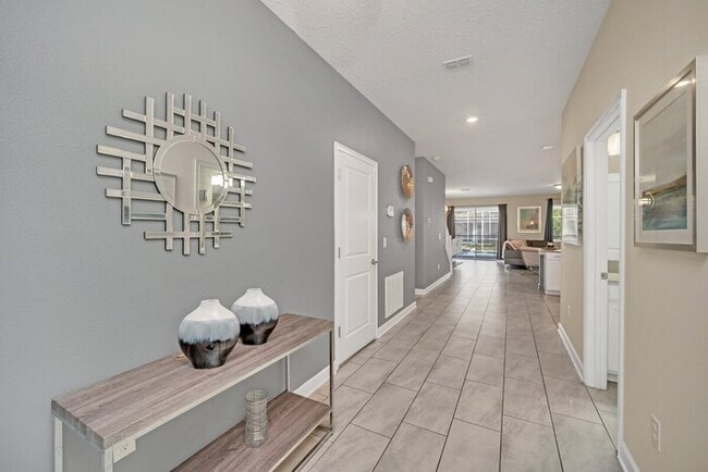 Building Photo - 1671MV-Big Ticket  Luxury 9Beds Villa With...