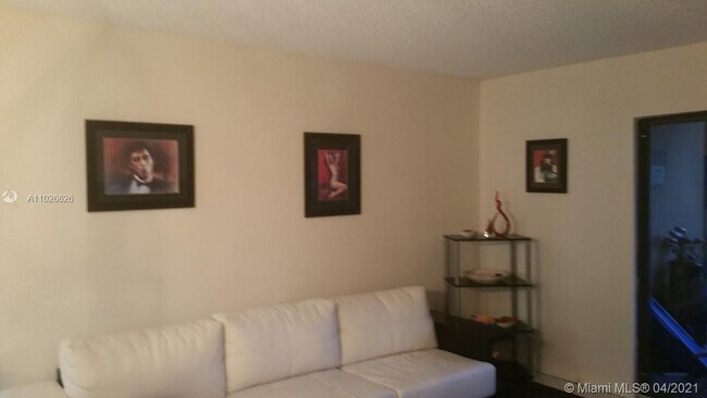 Foto del edificio - 8415 SW 107th Ave