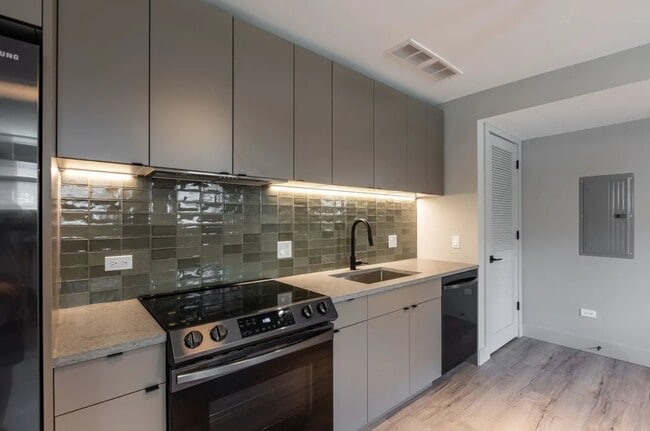 Building Photo - 2228 N Kedzie Blvd