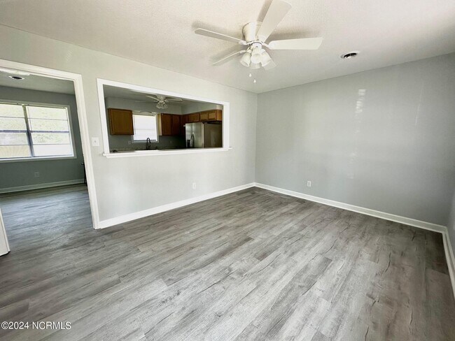 Foto del edificio - 528 W Thurman Rd