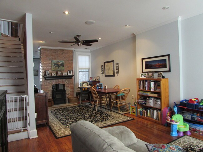 Building Photo - 1426 K St SE