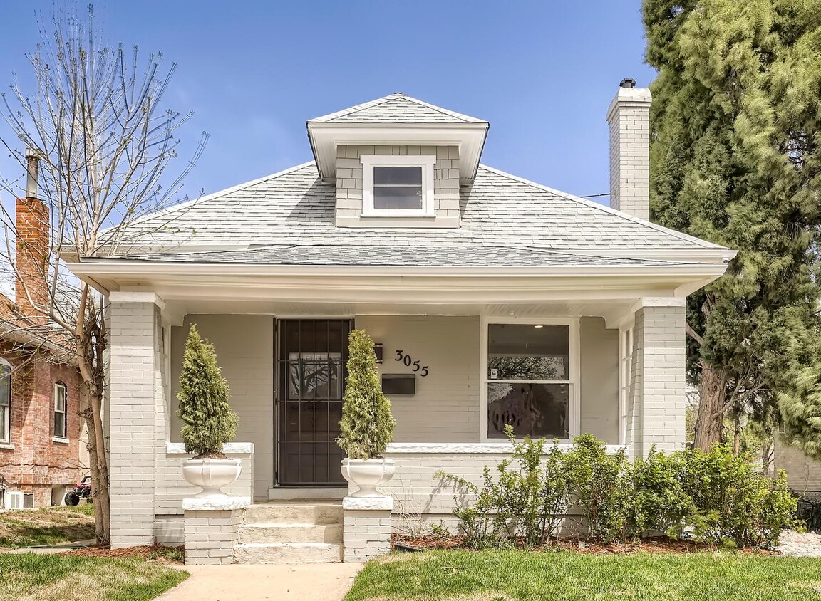 Primary Photo - Charming Highland home near shops at Tennyson