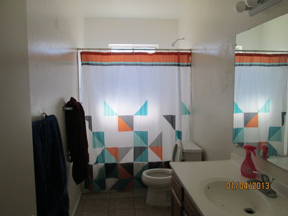 Foto principal - 1245 E Waverly St