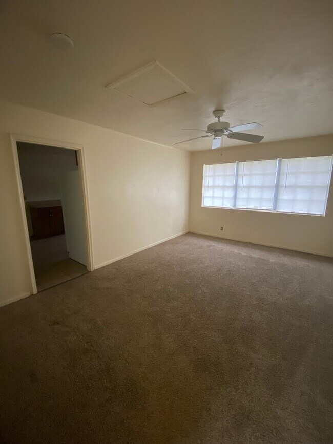 Building Photo - 3000 Whisper Ct