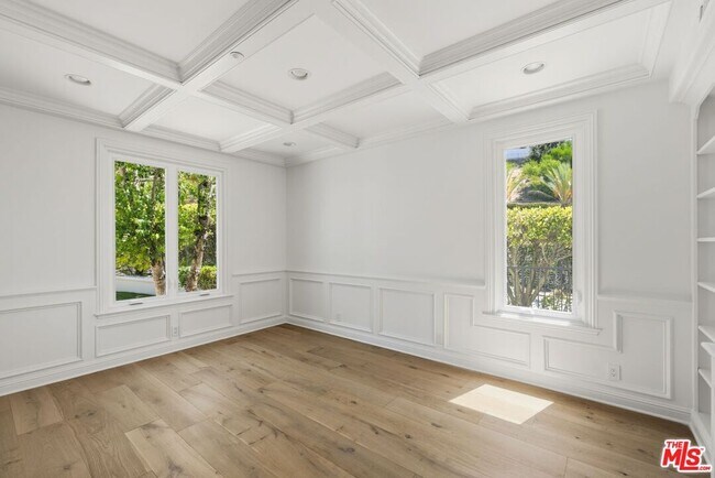 Building Photo - 16802 Cll De Sarah