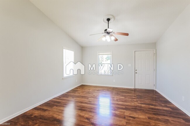Foto del edificio - 3 br, 2 bath House - 109 Duff St