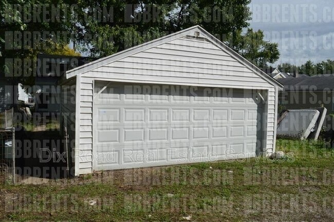 Building Photo - 4045 Old Riverside Dr