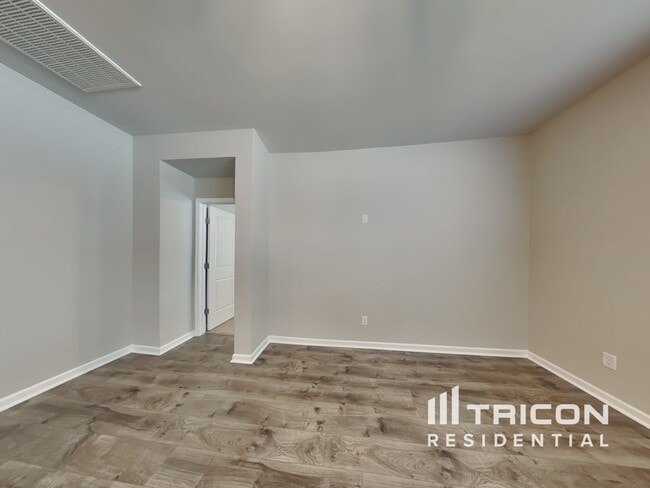 Building Photo - 4074 Beach Wy