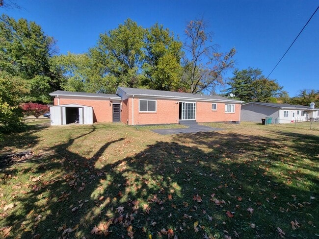 Building Photo - Nice House for Rent in Creve Coeur