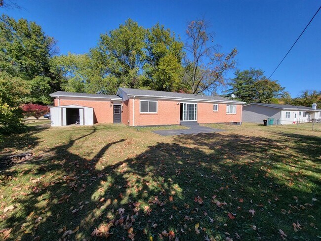 Foto del edificio - Nice House for Rent in Creve Coeur