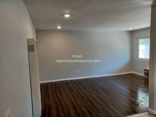 Photo - 539 W Shamrock St Apartment