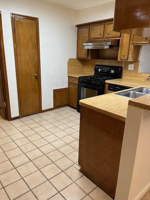 Building Photo - 22747 Red River Dr