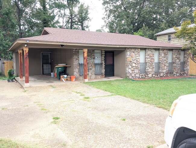Building Photo - 9508 Labette Dr