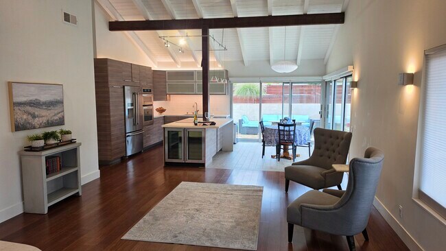 Fabulous open floor plan! - 3078 Saddleback Ct