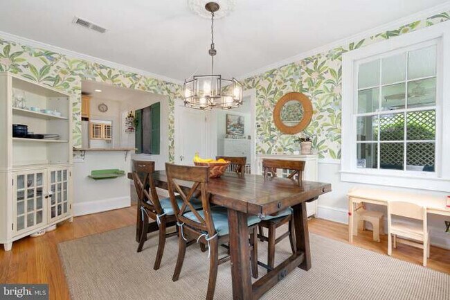 Foto del edificio - 8601 Mayfair Pl