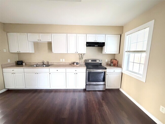 Foto del edificio - 308 W James Ave