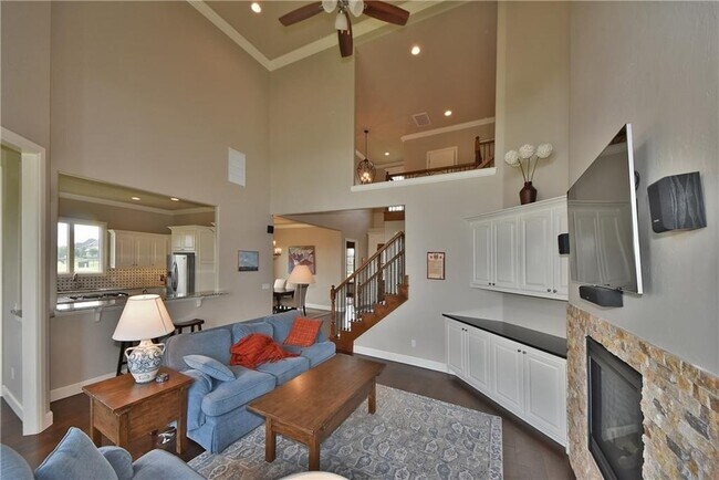 Building Photo - 16828 Little Leaf Ln