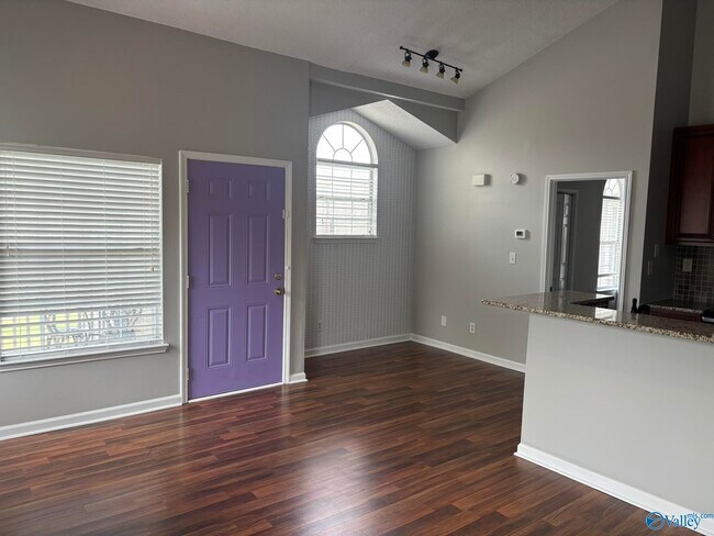 Foto del edificio - 108 Waters Edge Ln