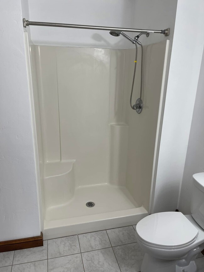 Building Photo - 707-709 Edge Point Ct