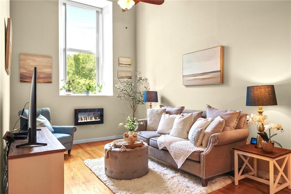 Foto principal - 494 Woonasquatucket Ave