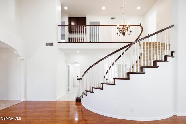 Building Photo - 1851 Fox Springs Cir