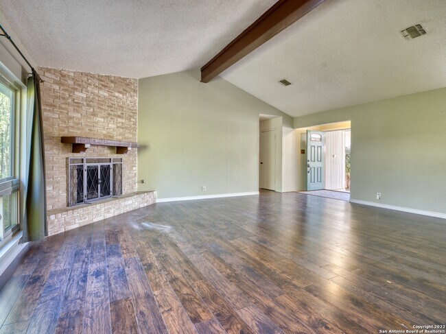 Foto del edificio - 6215 Bellwood St