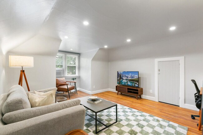 Foto del edificio - 2619 E 12th Ave