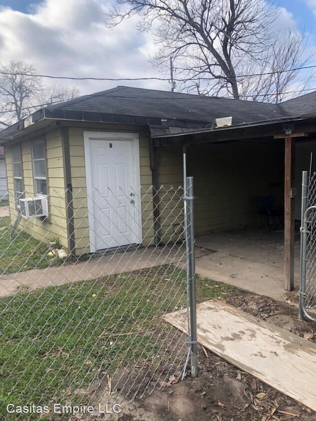 Primary Photo - 2 br, 1 bath House - 122 Red Ripple Rd. B