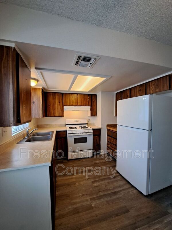 Foto del edificio - 4817 E Lane Ave