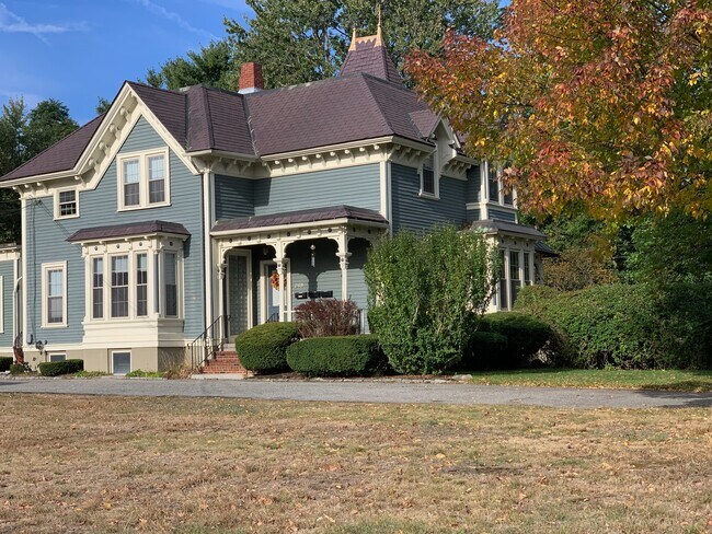 Building Photo - 249 County St