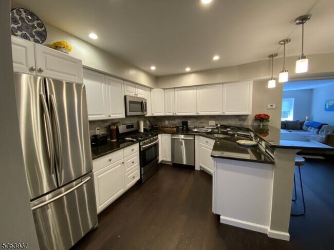 Foto del edificio - 23 Burnham Ct
