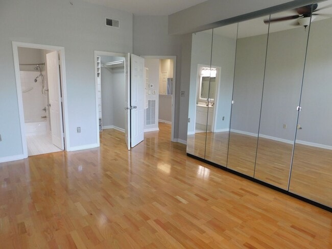 Foto del edificio - 405 W 7th St