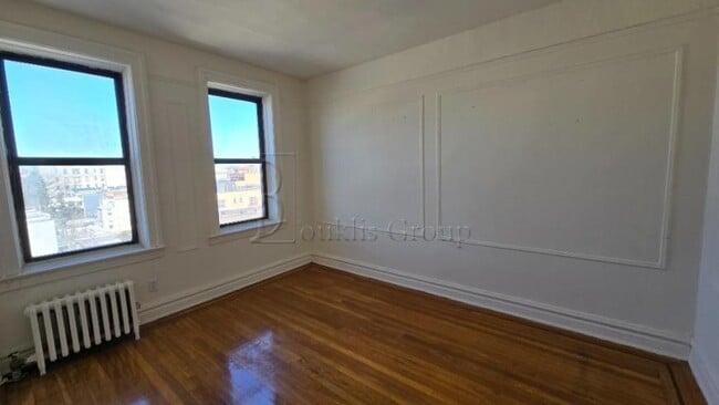 Building Photo - 1 bedroom in ASTORIA NY 11106
