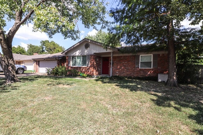 Building Photo - 5621 S 75th E Pl