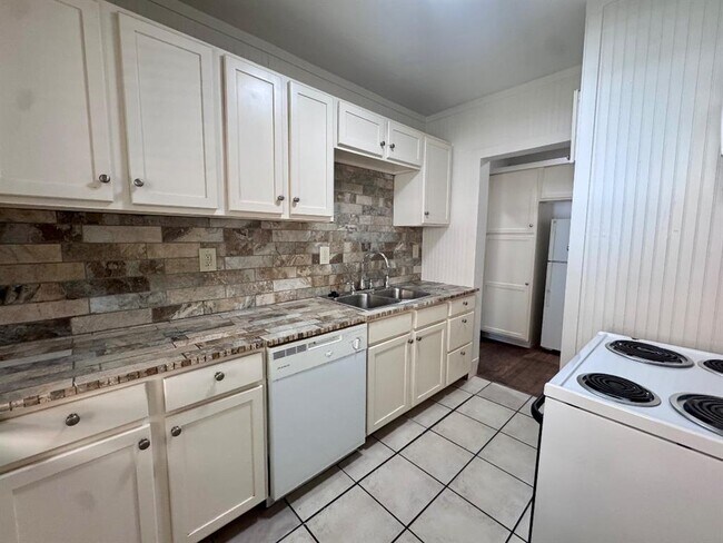 Foto del edificio - 2523 NW 12th St