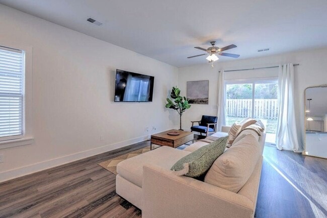 Foto del edificio - 1423 Feldspar Ct