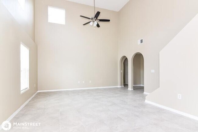 Building Photo - 2037 Whispering Trails Blvd, Winter Haven,...