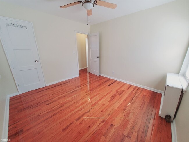 Building Photo - 2 br, 1 bath Condo - 1068 E Main St Unit C