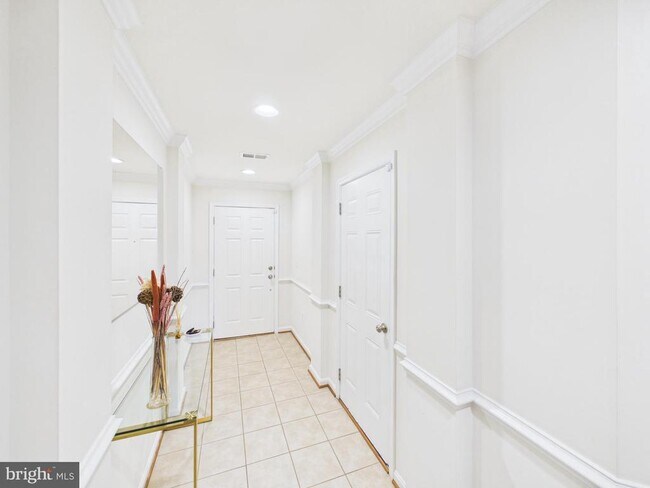 Building Photo - 15653 John Diskin Cir