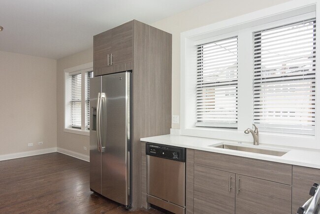 Foto del edificio - 2228 N Sawyer Ave