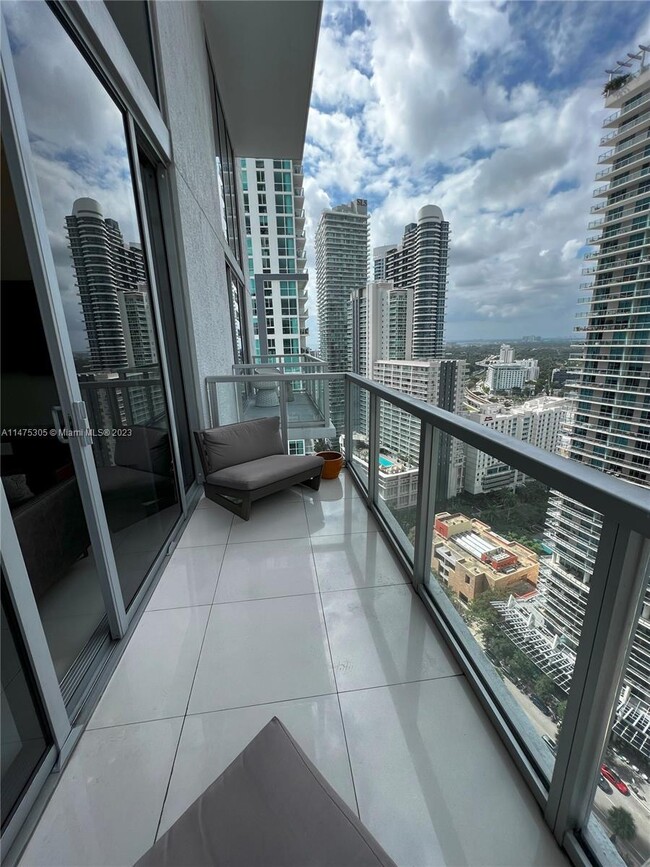 Foto del edificio - 1050 Brickell Ave