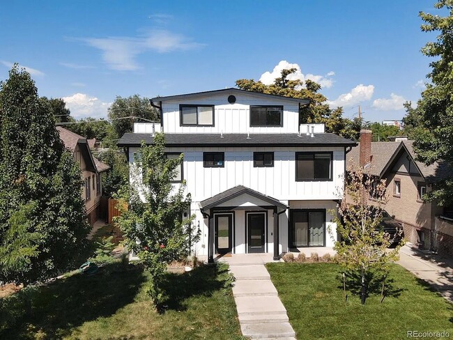 Building Photo - 1463 Perry St